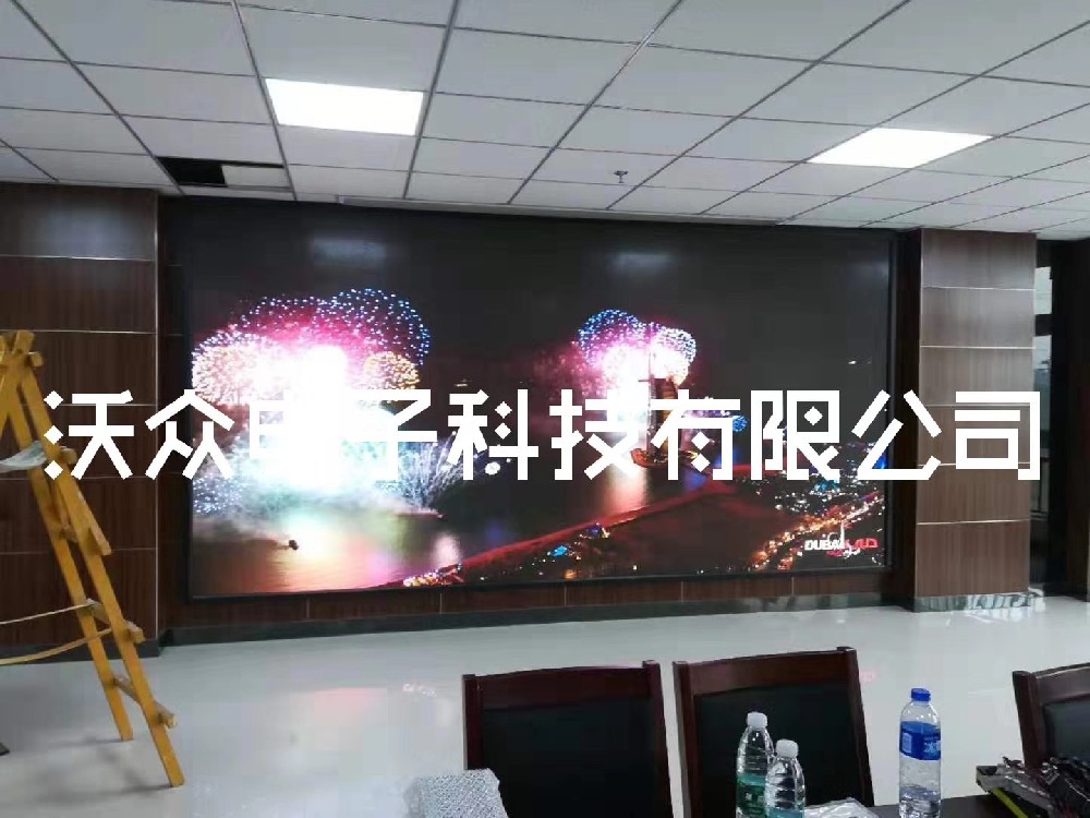 新乡某单位室内P2.5全彩显示屏调试点亮