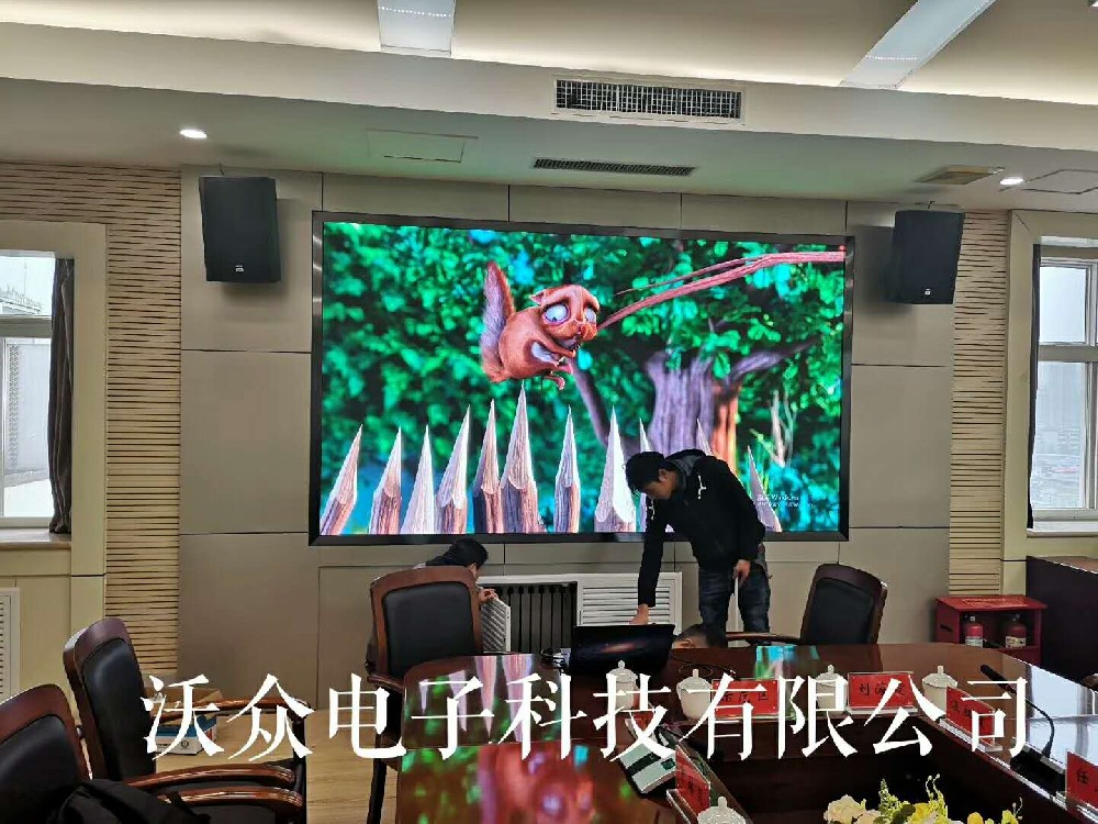室内1.44高清小间距显示屏调试点亮，小会议室超近观看距离解决方案