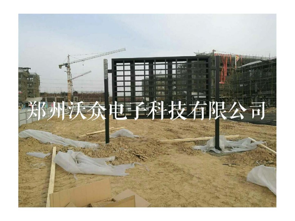 濮阳县新高中户外P5立柱全彩显示屏